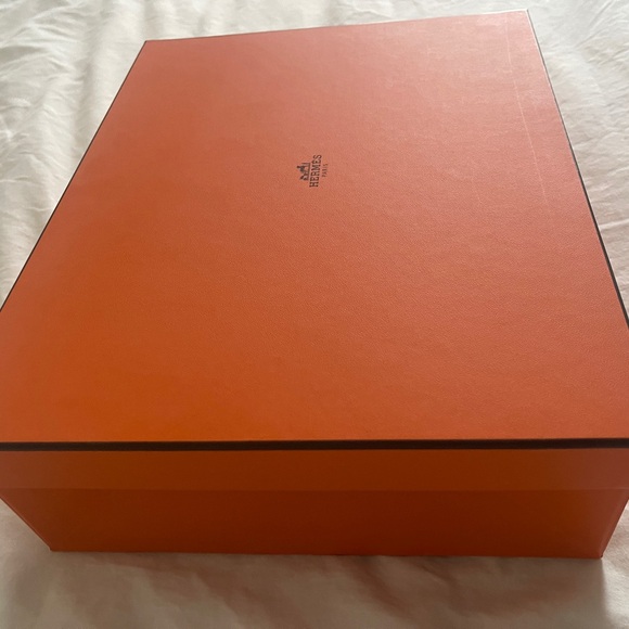 HERMÈS gift box orange box - Picture 2 of 5